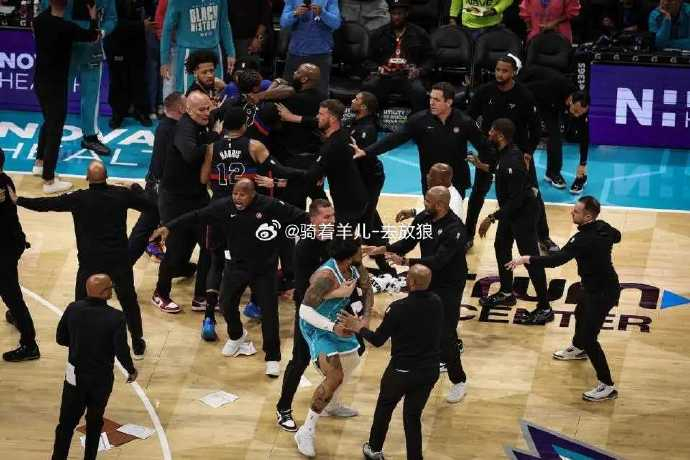 开云官方网站在线登陆-风云突变夏洛特黄蜂今晨篮板制胜密尔沃基雄鹿关键时刻外线爆发，这操作让人直呼：Ming连续十五场比赛得分超过高光表现