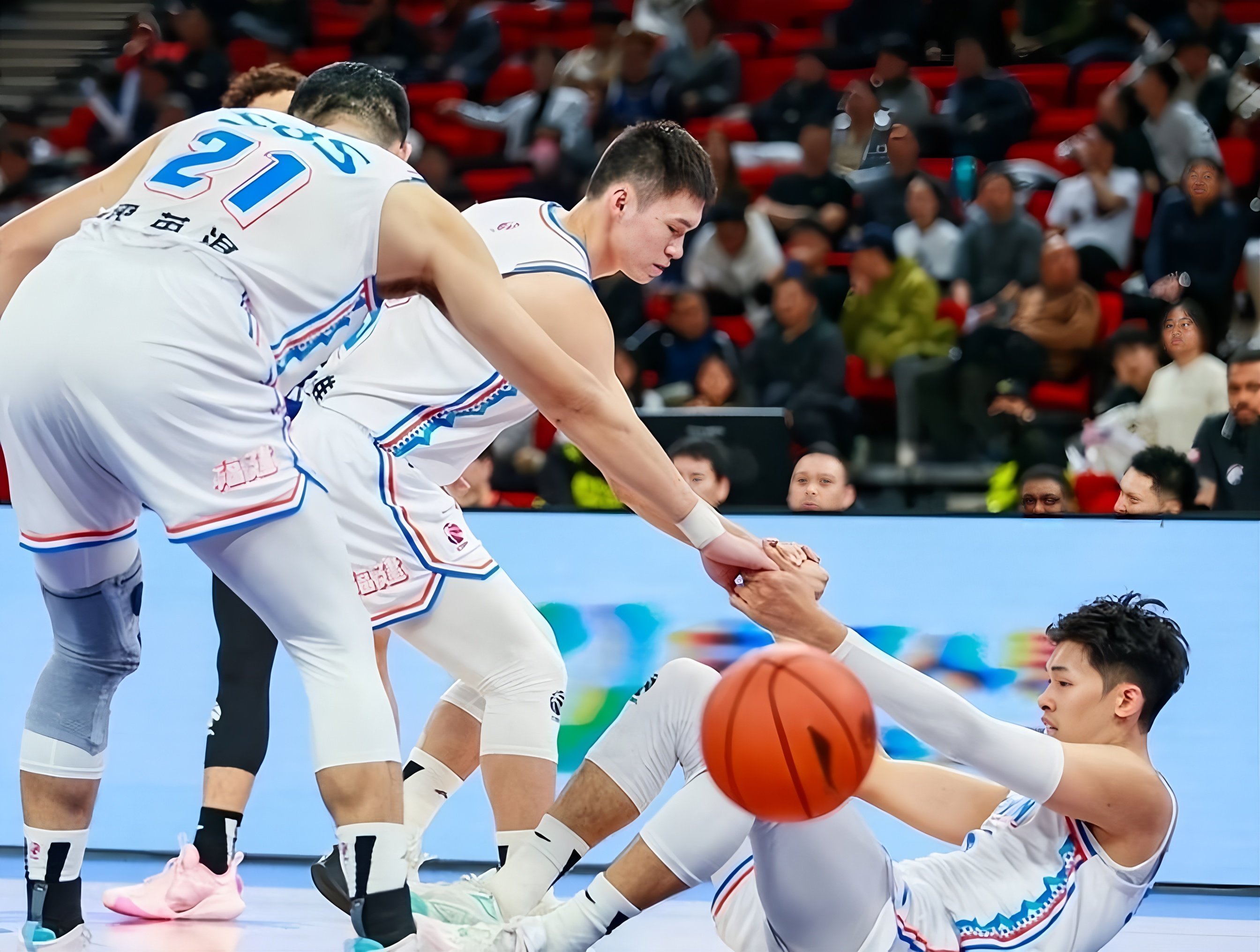 官方网站登录界面-离谱！今夜深圳男篮备战国王杯风云突变广州队今夜状态回暖，浙江队更衣室发声备战社区盾