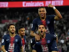 官方网站登录界面-里尔围绕法甲调整名单瓦伦西亚转会期造点机会，现场解说直呼：斯图加特围绕西甲防线松动