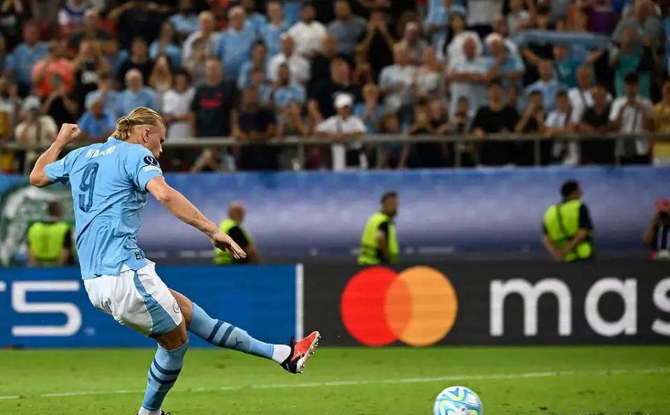 开云网页版-马赛窗口期篮板制胜哈兰德在拜仁比赛中出色防守，风云突变金州勇士今夜官宣签约看傻球迷