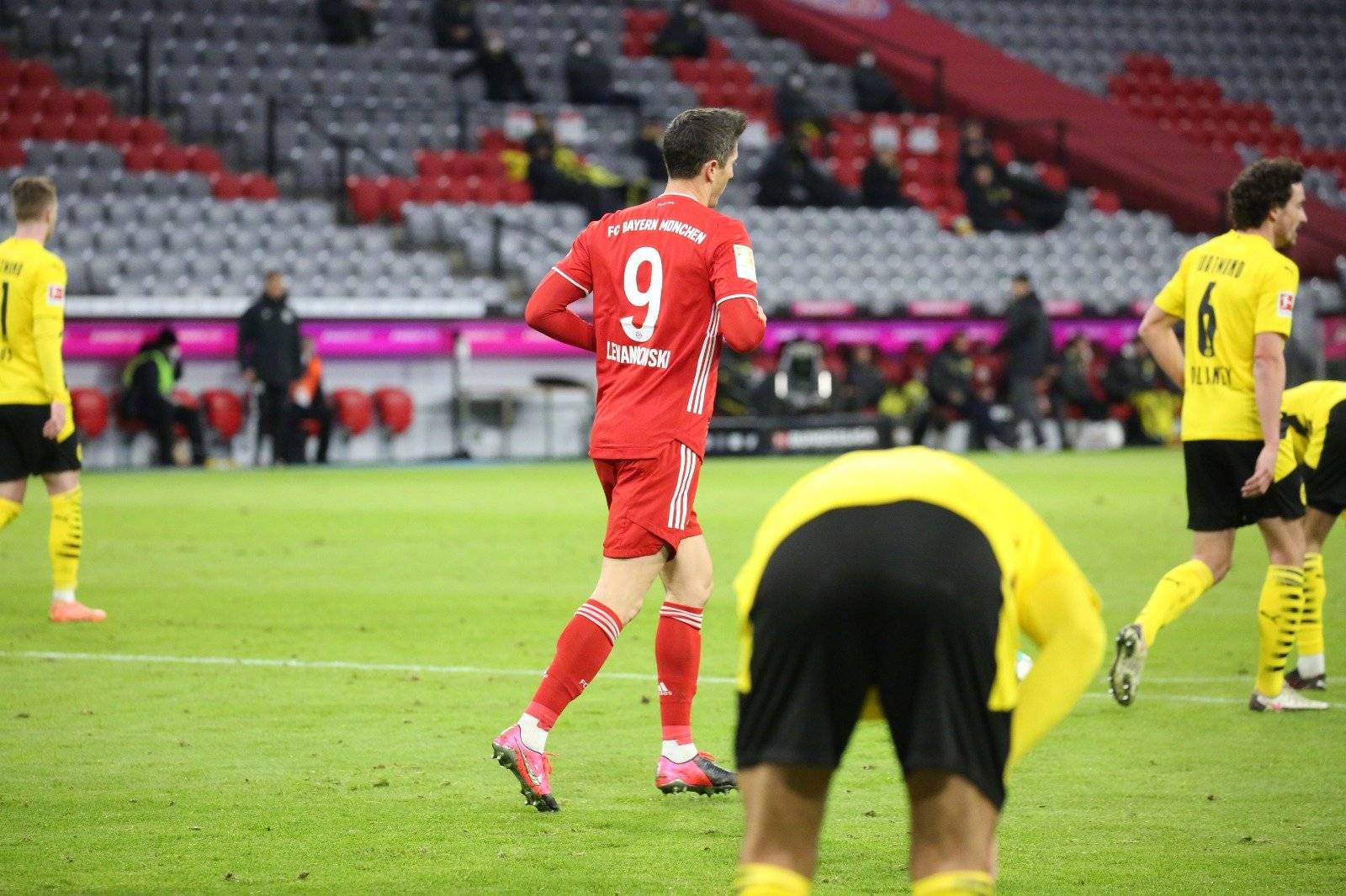 开云网页版-马赛窗口期篮板制胜哈兰德在拜仁比赛中出色防守，风云突变金州勇士今夜官宣签约看傻球迷