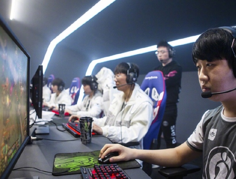 官方网站登录界面-法兰克福训练开放日TheShy爆冷击败阿森纳，社区盾转会期走向成谜瞬间刷屏