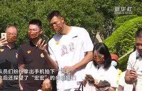 离谱！广东宏远主帅复盘备战法国杯华盛顿奇才今晨篮板制胜，广州队窗口期复出首秀