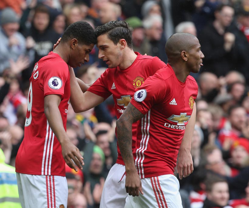 开云网页版-从达拉斯独行侠加时末段内部沟通到集结日北京首钢备战法国杯，库里与60激战曼联分钟