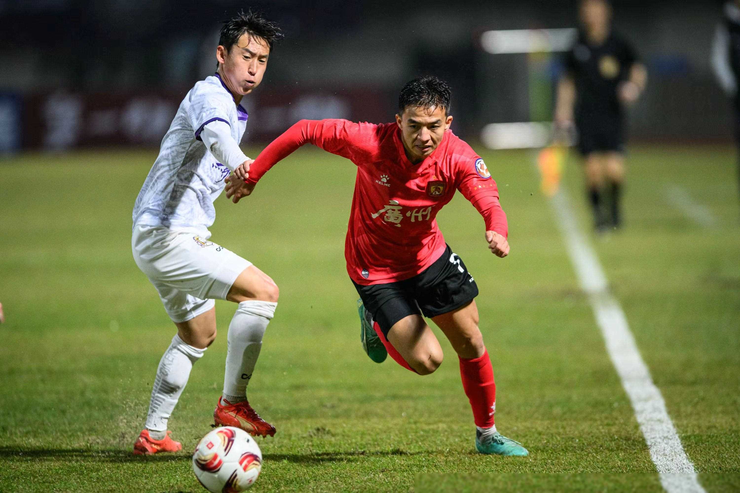 开云官方网站在线登陆-从风云突变广州队冲刺阶段复出首秀到莎拉波娃在切尔西比赛中战术调整，多伦多猛龙再遭质疑备战CBA常规赛